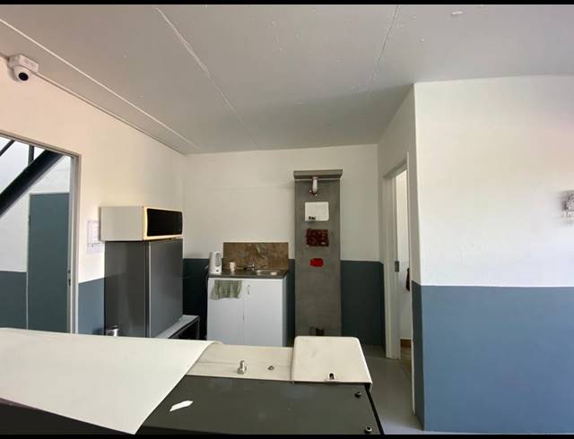 147M² WAREHOUSE FOR SALE IN BARBEQUE DOWNS
